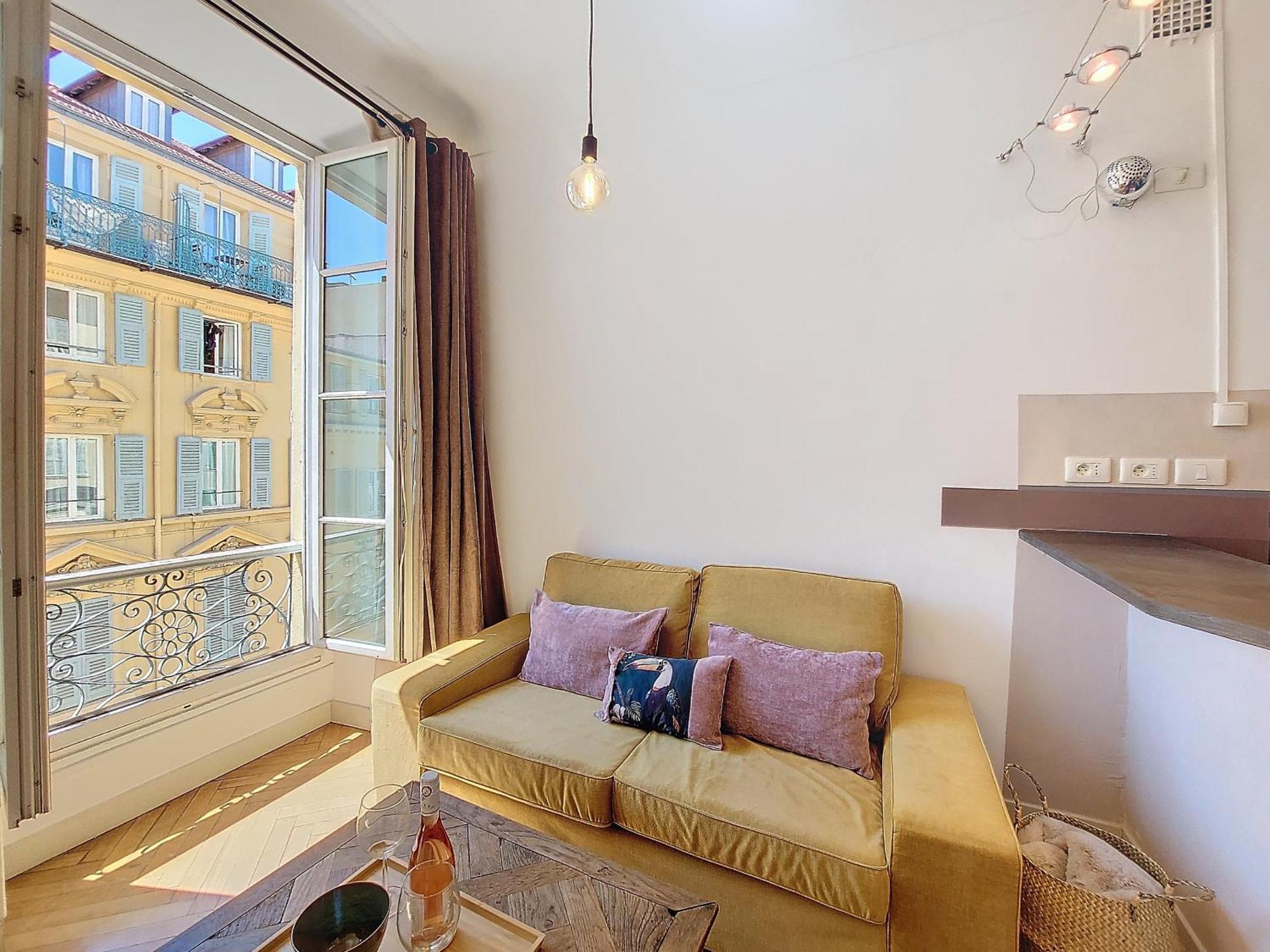 Nestor&jeeves - Trip - - Balcony *